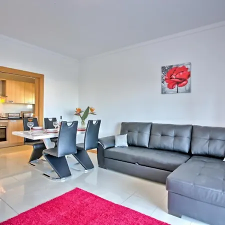 Inviting 1-Bed Beach Apartment In Albufeira Lägenhet *