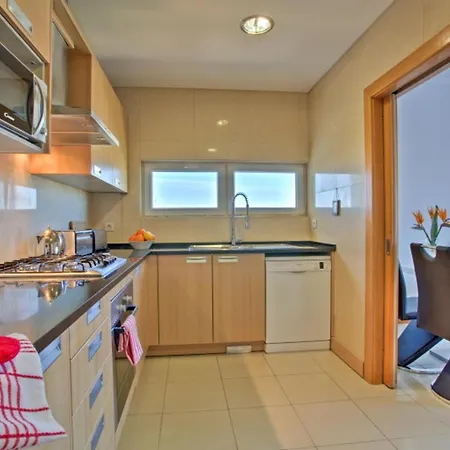 Apartment Inviting 1-Bed Beach Apartment In Albufeira